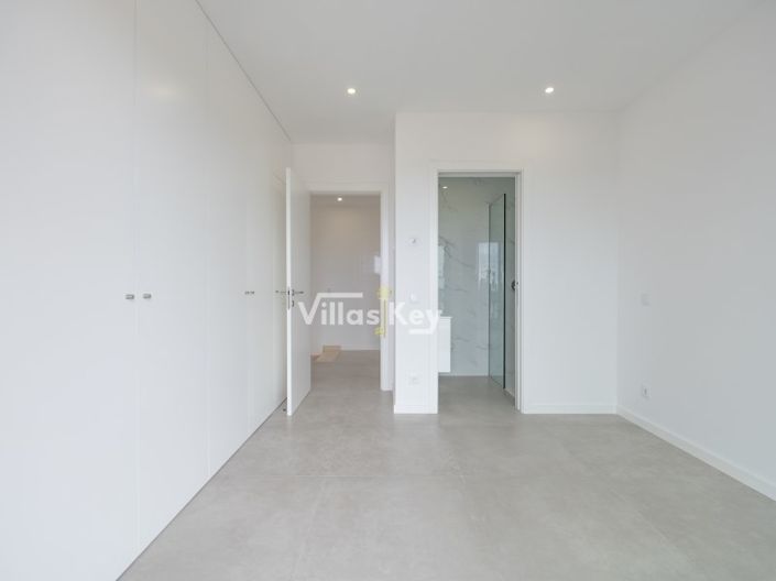 Image No.23-3 Bed House for sale