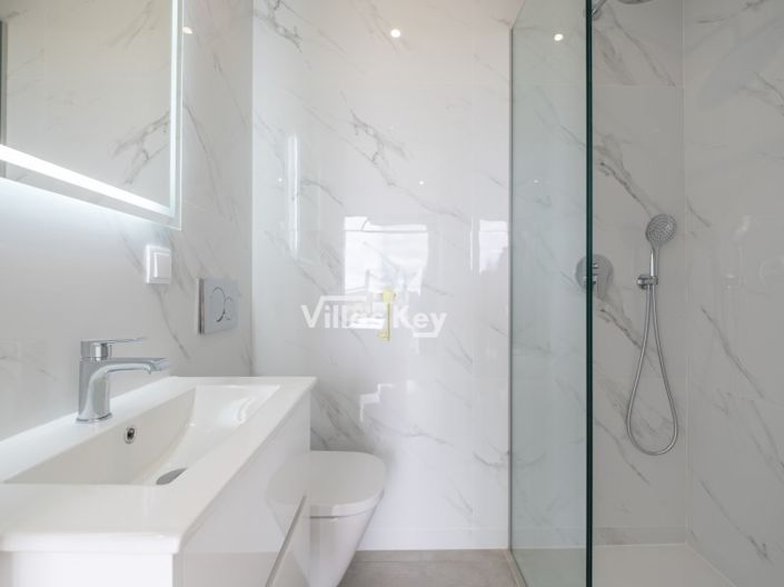 Image No.24-3 Bed House for sale