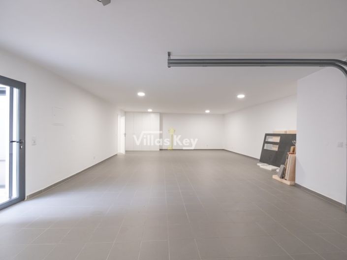 Image No.30-3 Bed House for sale