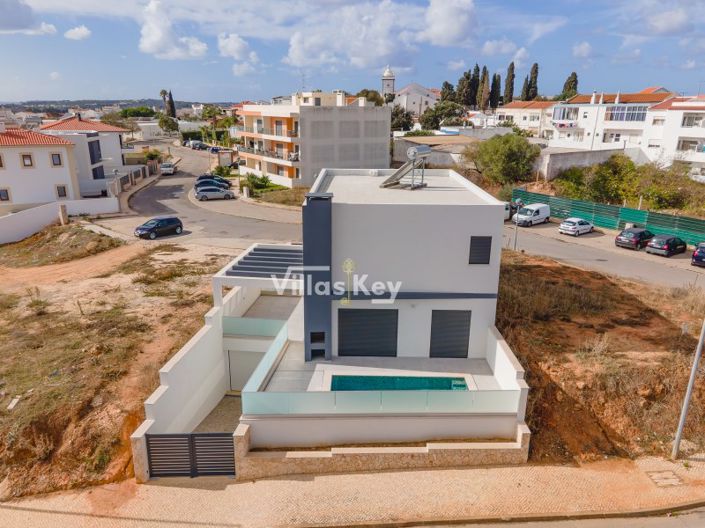 Image No.32-3 Bed House for sale