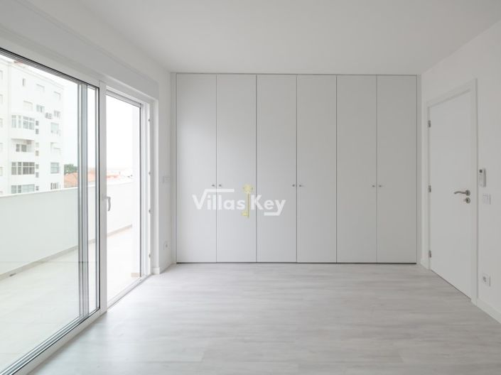 Image No.15-2 Bed Apartment for sale