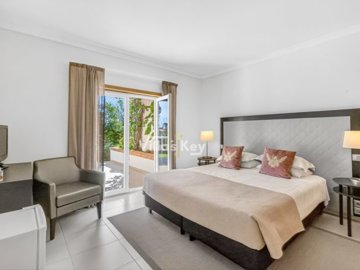 id9398b701-0000-0500-0000-000017c73926