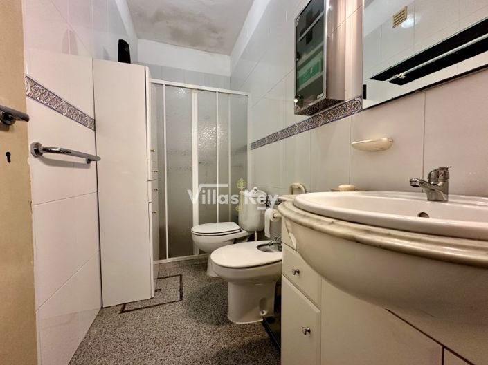 Image No.12-4 Bed House for sale