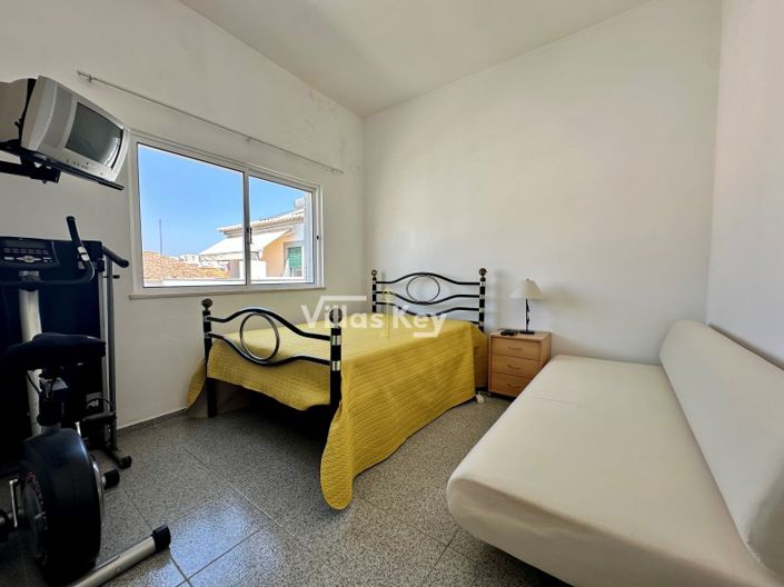 Image No.16-4 Bed House for sale