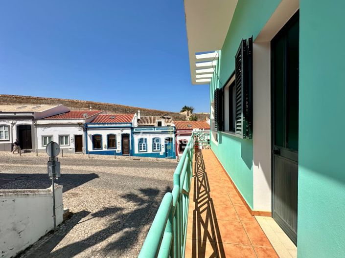 Image No.19-4 Bed House for sale