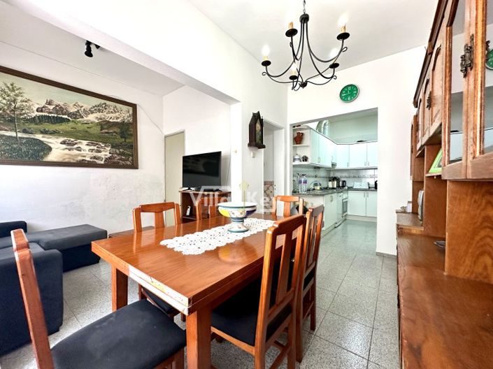 Image No.2-4 Bed House for sale