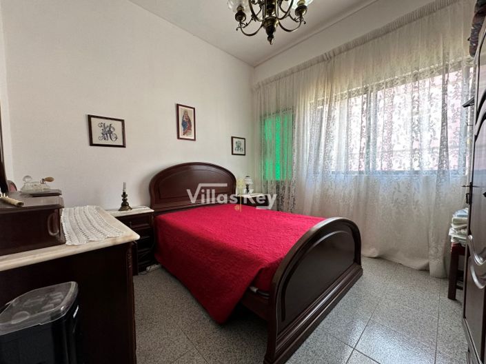 Image No.20-4 Bed House for sale