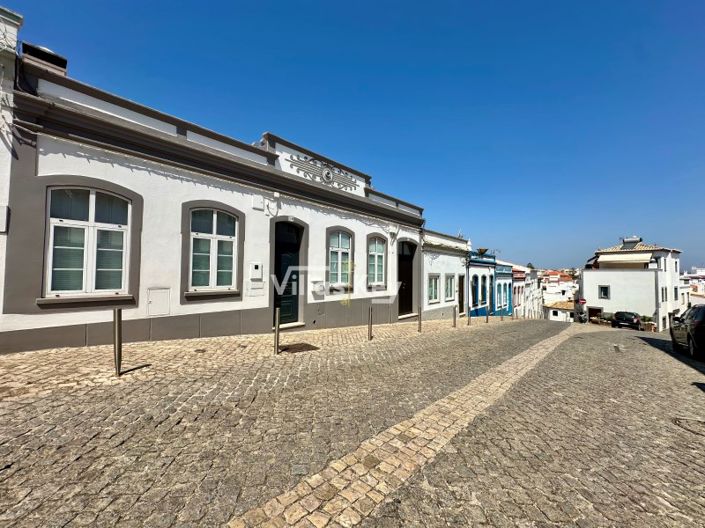 Image No.24-4 Bed House for sale