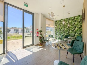 Commercial à vendre à Lagos