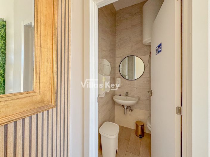 Image No.13-Commercial à vendre à Lagos