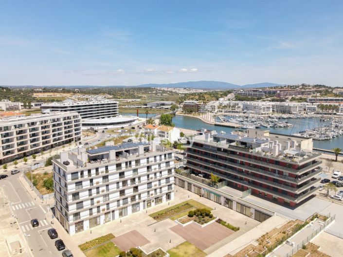 Image No.6-Commercial à vendre à Lagos