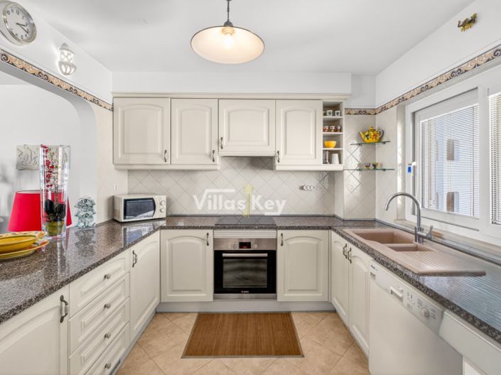 Image No.10-3 Bed Apartment for sale