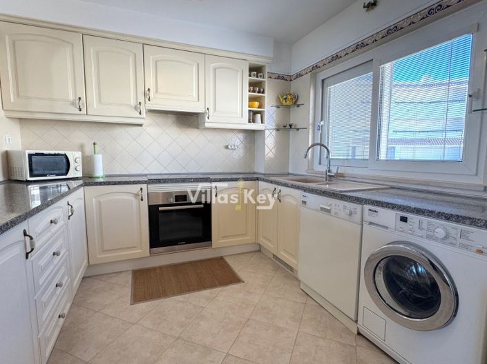 Image No.11-3 Bed Apartment for sale