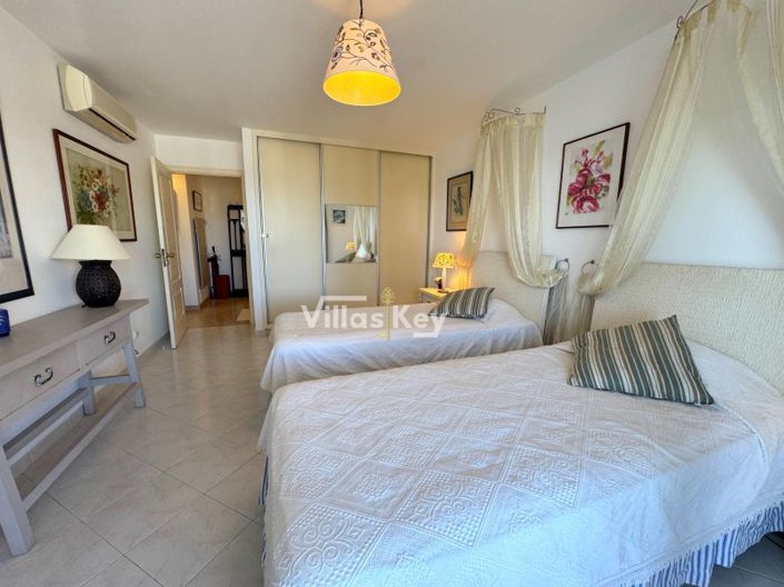 Image No.18-3 Bed Apartment for sale