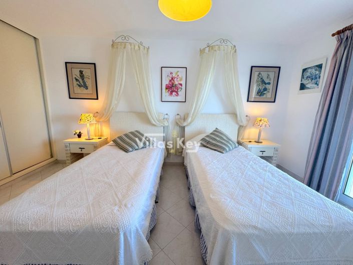 Image No.19-3 Bed Apartment for sale