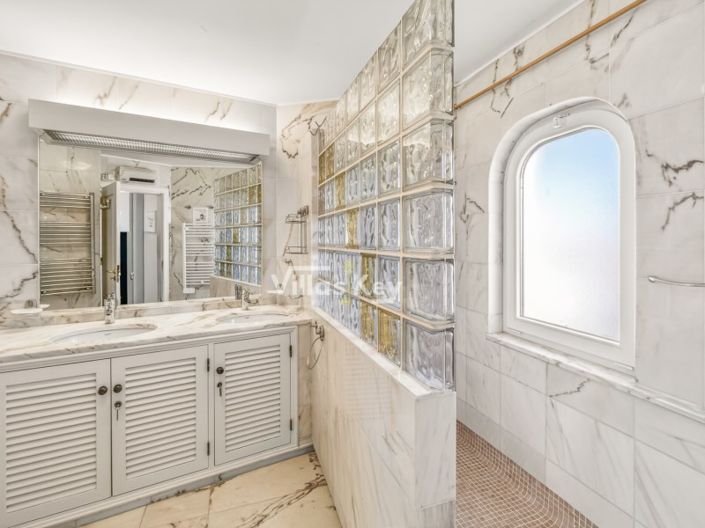 Image No.20-3 Bed Apartment for sale