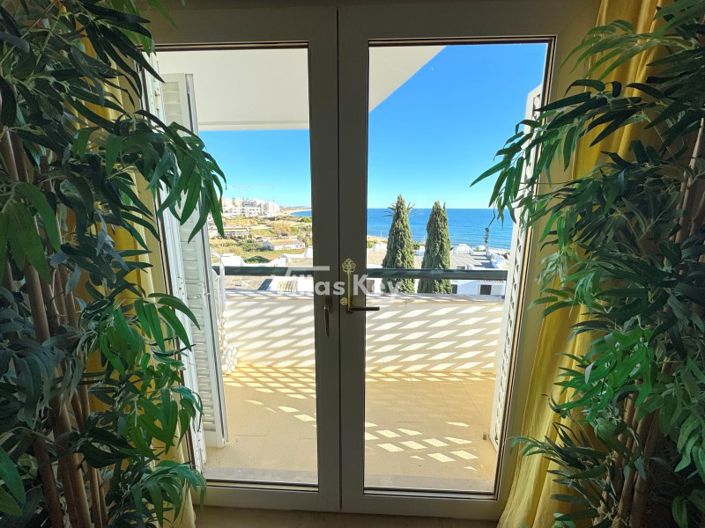 Image No.9-3 Bed Apartment for sale