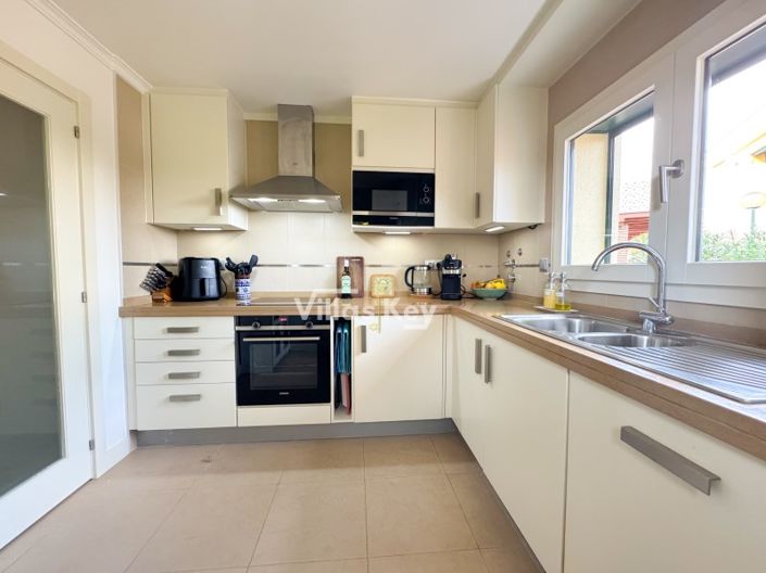 Image No.6-Maison de 2 chambres à vendre à Lagos