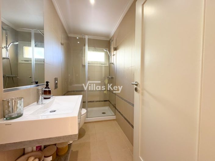 Image No.7-Maison de 2 chambres à vendre à Lagos