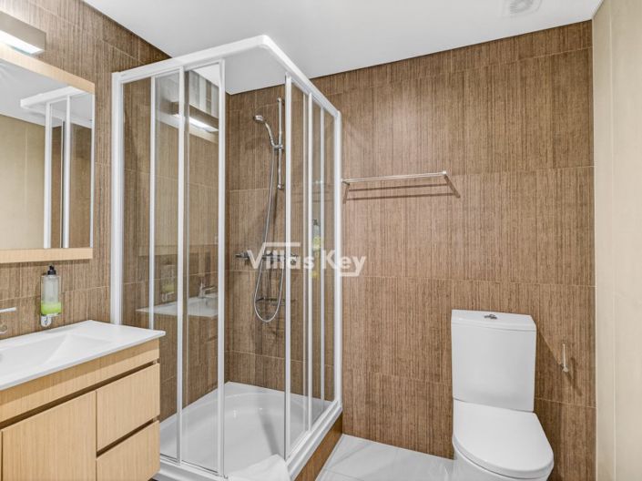 Image No.10-3 Bed House for sale