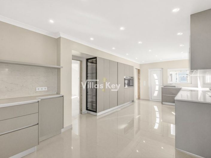 Image No.13-4 Bed House for sale