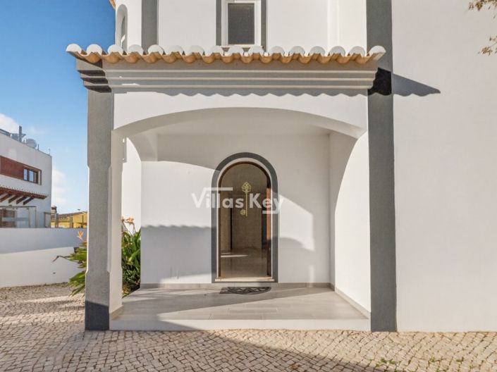 Image No.14-4 Bed House for sale