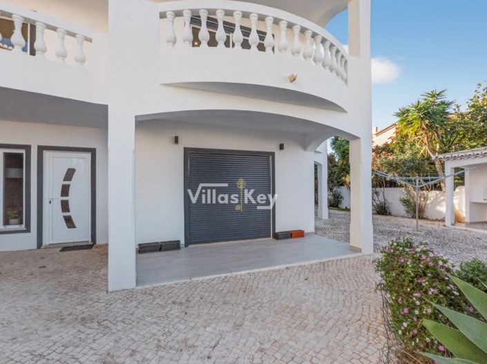 Image No.15-4 Bed House for sale