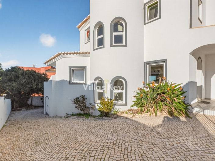 Image No.16-4 Bed House for sale