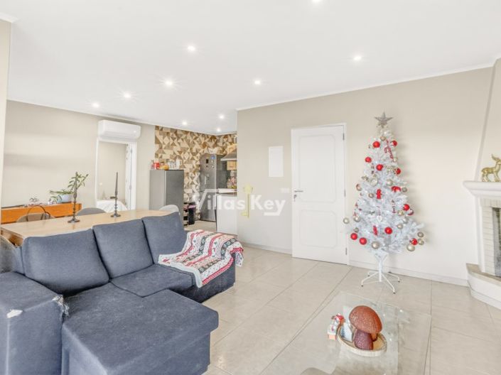 Image No.19-4 Bed House for sale