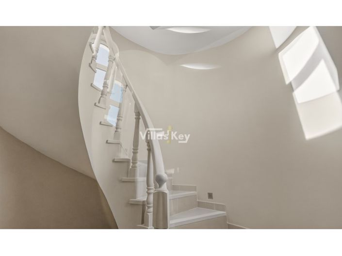 Image No.23-4 Bed House for sale