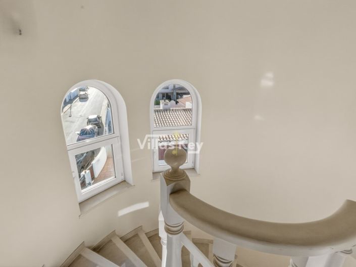 Image No.37-4 Bed House for sale