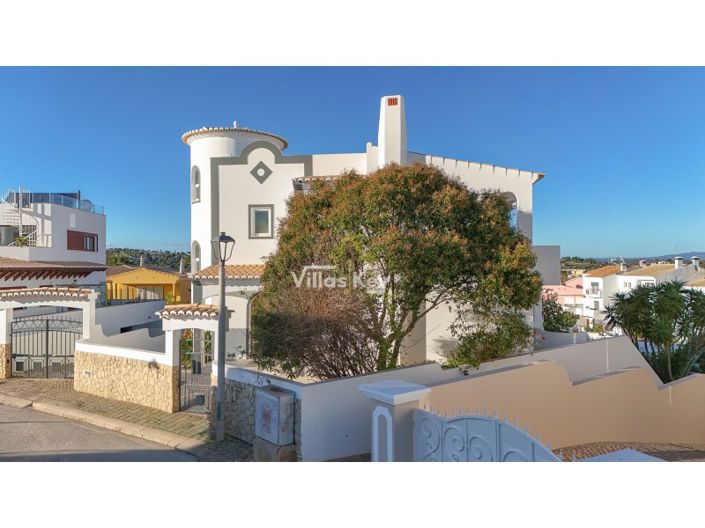 Image No.42-4 Bed House for sale