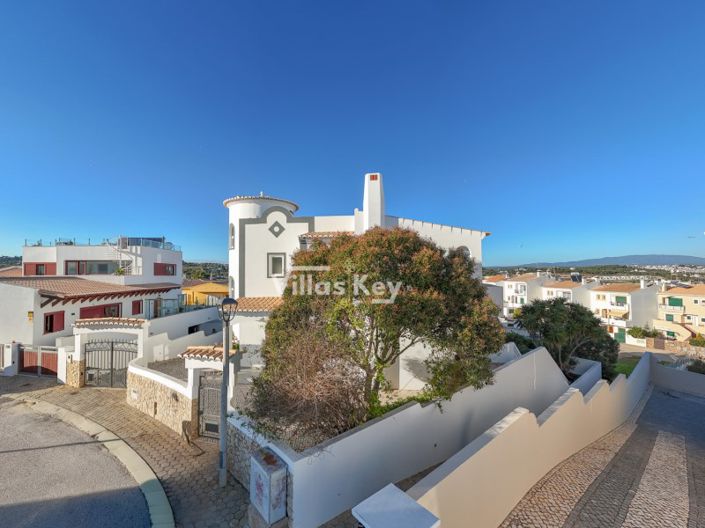 Image No.43-4 Bed House for sale