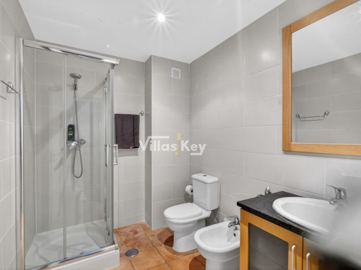 Image No.11-2 Bed Apartment for sale