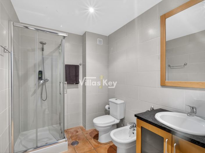 Image No.12-2 Bed Apartment for sale