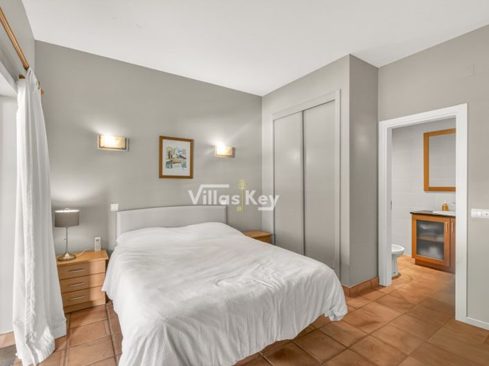 Image No.9-2 Bed Apartment for sale