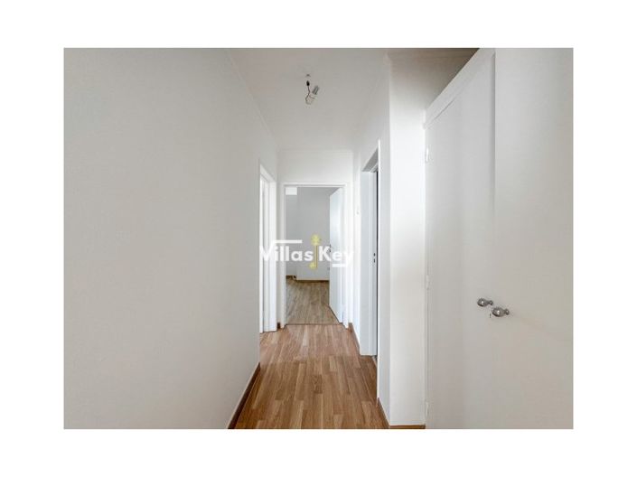 Image No.11-2 Bed House for sale