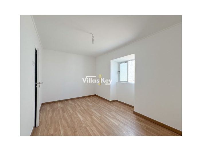 Image No.14-2 Bed House for sale