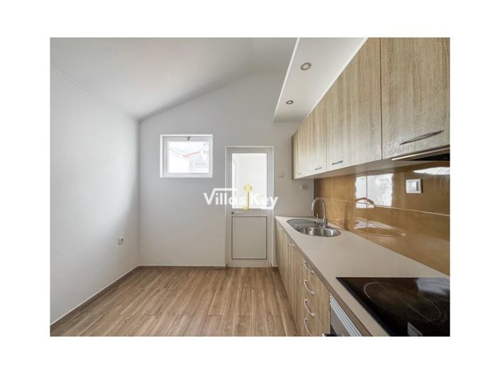 Image No.3-2 Bed House for sale