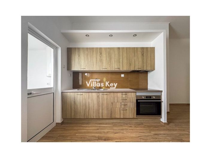 Image No.4-2 Bed House for sale