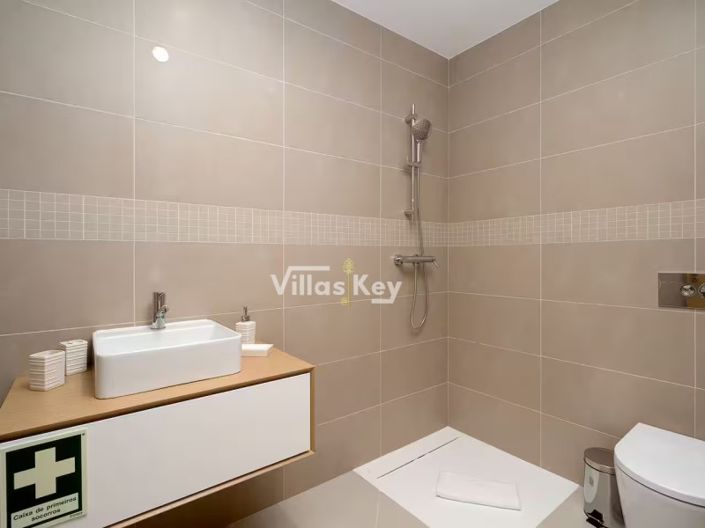 Image No.10-2 Bed Apartment for sale