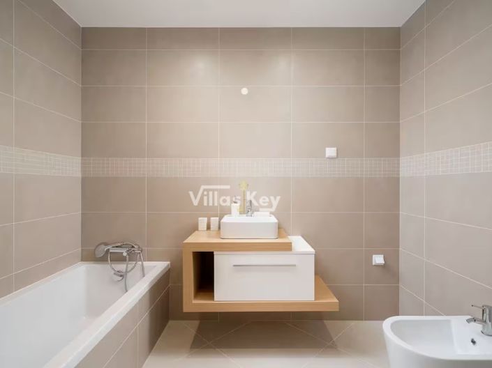 Image No.12-2 Bed Apartment for sale