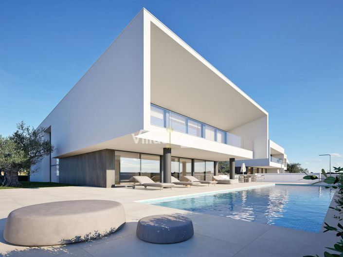 Image No.17-4 Bed House for sale