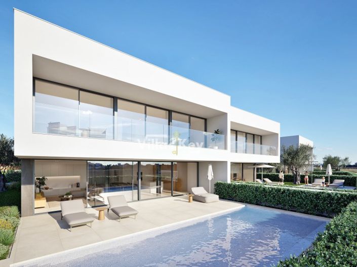 Image No.18-4 Bed House for sale
