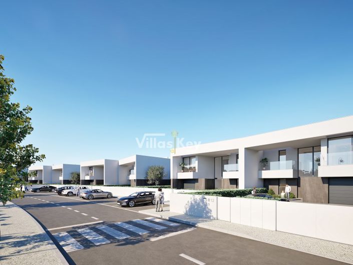 Image No.22-4 Bed House for sale