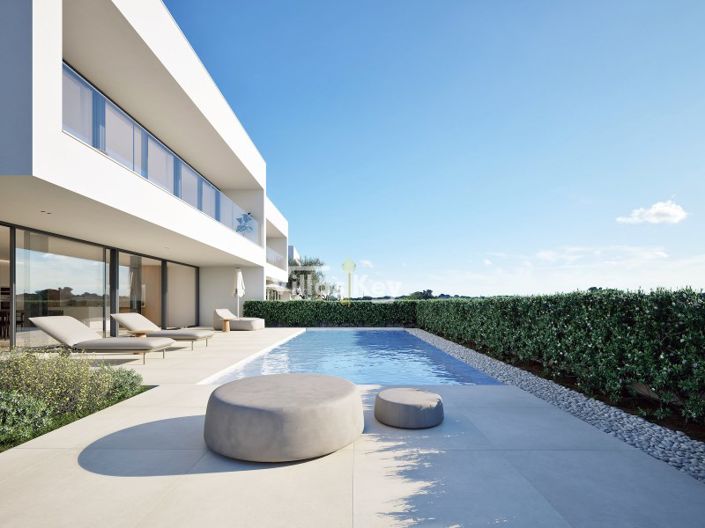Image No.3-4 Bed House for sale