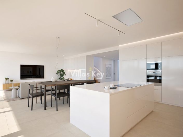 Image No.8-4 Bed House for sale