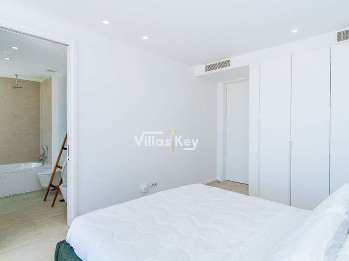 Image No.15-3 Bed House for sale