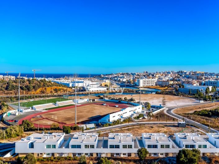 Image No.10-3 Bed House for sale