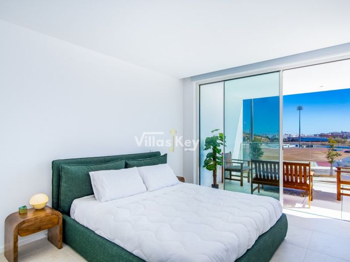 Image No.19-3 Bed House for sale